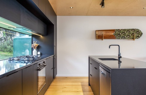 New Lynn House | Piha House with Breathtaking Views