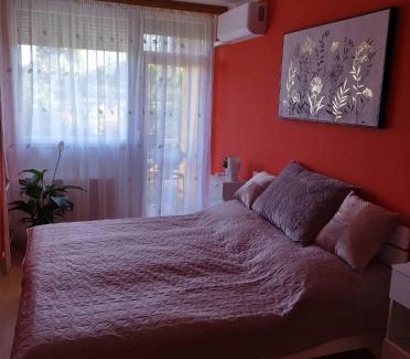 Pacsirtatelep Apartment | Pihenő Zug Apartman