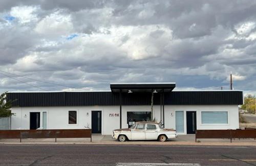 Marfa Hotel | Pik Pak