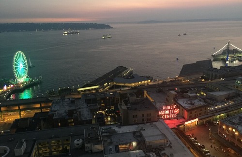 Downtown Seattle Apartment | Pike Place Penthouse Immersed In The Best Views In The City