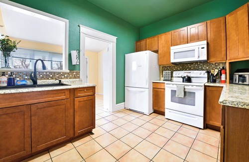 Central Colorado Springs House | Pikes Peak Views + Hot Tub + Downtown in 2 Minutes