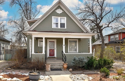 Central Colorado Springs House | Pikes Peak Views + Hot Tub + Downtown in 2 Minutes