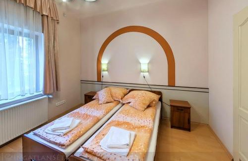 Szeged Bed & Breakfast | Pilóta Panzió