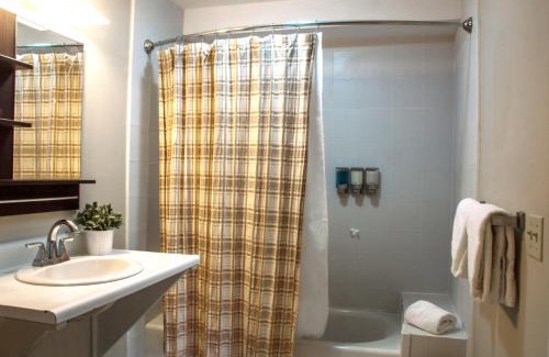 Commercial Street Hotel | Pilgrim House