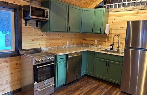 Silver Gate House | Pilot Peak Mountain Cabin