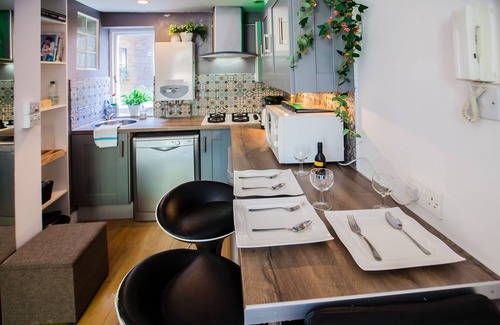 Tachbrook Apartment | Pimlico Chic Suite