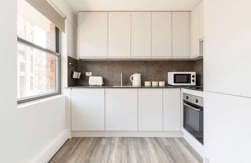 Warwick Apartment | Pimlico Flat near Victoria Station