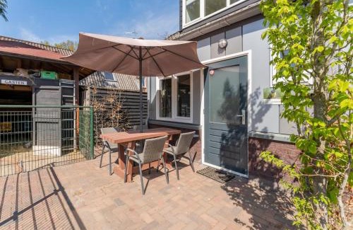 Hulshorst House | Pimpelmees