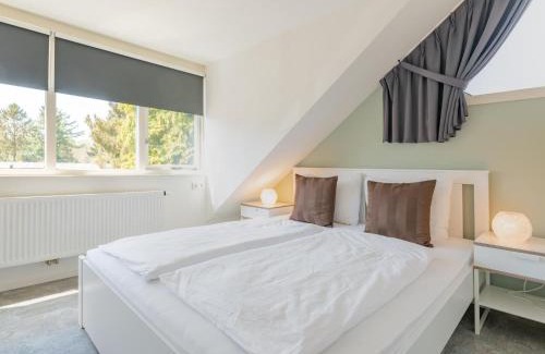 Hulshorst House | Pimpelmees