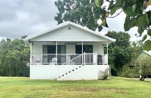 Wongaling Beach House | Pina Colada on the Beach - Beachfront - 2 Bedroom