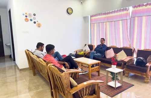 Vile Parle East Apartment | Pinaki Comfort Stay Vile Parle