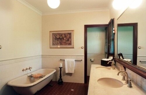 Broome Hotel | Pinctada McAlpine House
