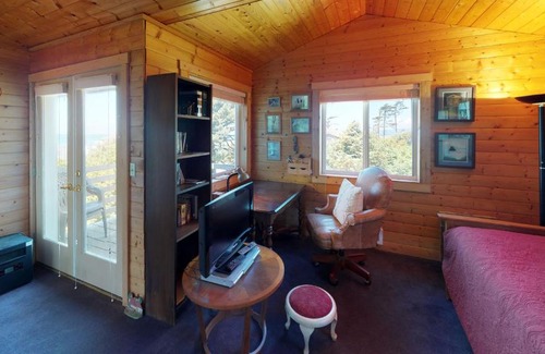 Cape Meares House | Pine Beach Retreat