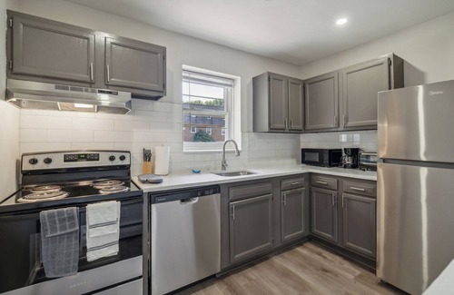 Newark Apartment | Pine Brook 618 I Cozy & Roomy I Gym & Pool