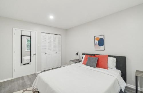 Newark Apartment | Pine Brook 808 I Your Newark Retreat I Pool & Gym