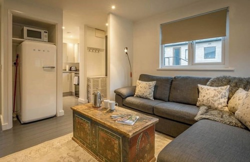 Stonegate House | Pine Cabin Overlooking Bedgebury Forest