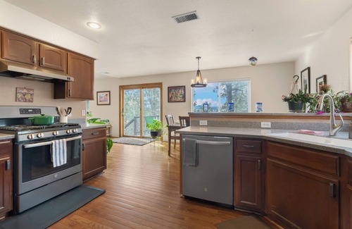 Switzer Mesa House | Pine Cliff