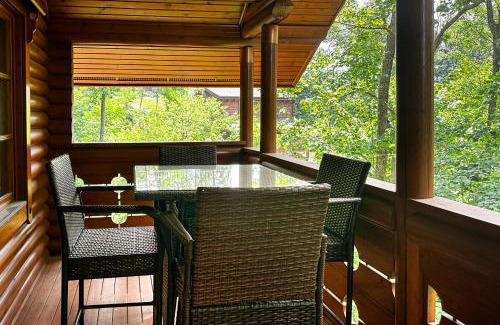 Gatlinburg - Pigeon Forge House | Pine Cone Cabin