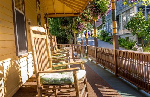 Mackinac Island Bed & Breakfast | Pine Cottage Bed & Breakfast