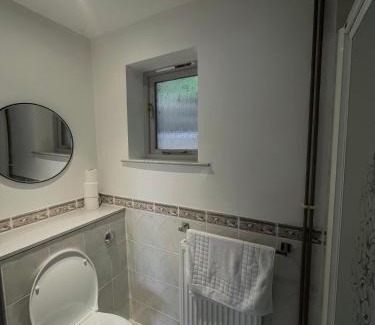 Pegsdon Hotel | Pine, Country chalet located in Pegsdon