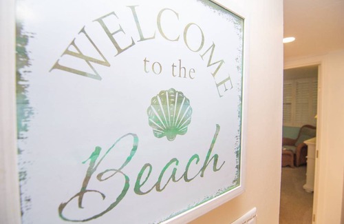 Sanibel Condo | Pine Cove 102 is a 3/2 beachfront Sanibel vacation rental condo