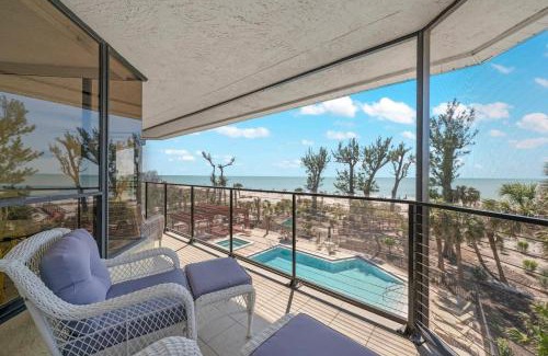 Sanibel House | Pine Cove #304