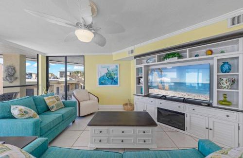 Sanibel House | Pine Cove #304