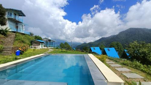 Naina Range Resort | PINE CROFT AROMA luxury villas and Resort