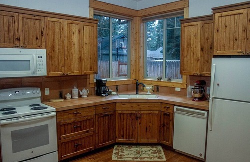 Sisters House | Pine Grove Home in Sisters