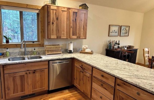 Pine Cabin | Pine Heaven, outdoor paradise!nn