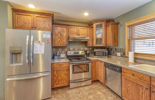 Deadwood House | Pine Hollow Lodge - Beautiful 5 bedroom home just minutes from Deadwood!