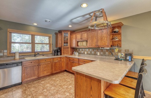 Deadwood House | Pine Hollow Lodge - Beautiful 5 bedroom home just minutes from Deadwood!
