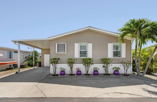Saint James City House | Pine Island Paradise - Saltwater Canal 2 bed/2 bath
