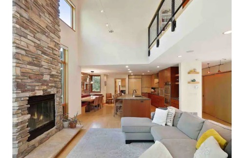 Baldwin House | Pine Lake Summer and Winter Retreat