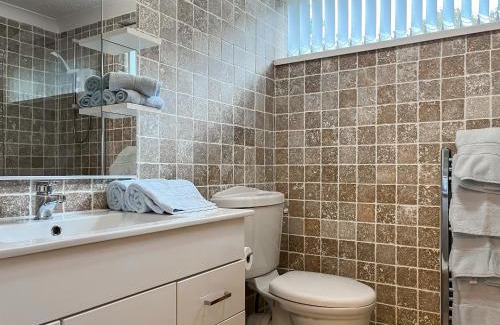 Holestone Moor House | Pine Lodge
