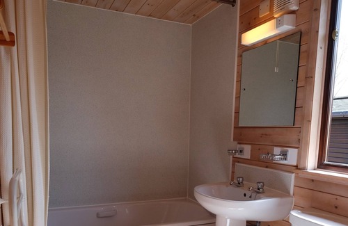 Keswick Cabin | Pine Lodge With Panoramic Fell Views, Keswick, with Private Parking