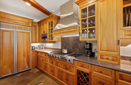 Mountain Village House | PINE MEADOWS 138- Gorgeous Ski-In/Ski-Out Condo w/Hot Tub & Views