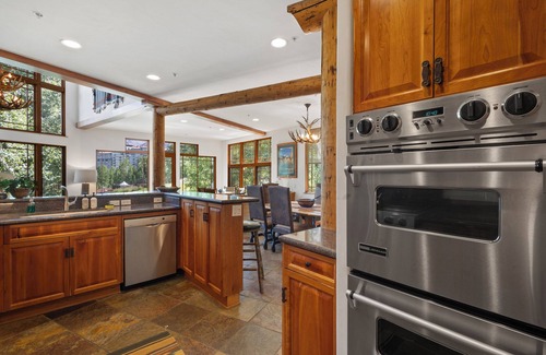 Mountain Village House | PINE MEADOWS 138- Gorgeous Ski-In/Ski-Out Condo w/Hot Tub & Views