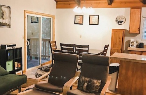 Groveland House | Pine Mountain Lake Retreat