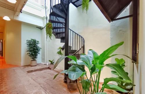 Downtown George Town House | Pine Muntri