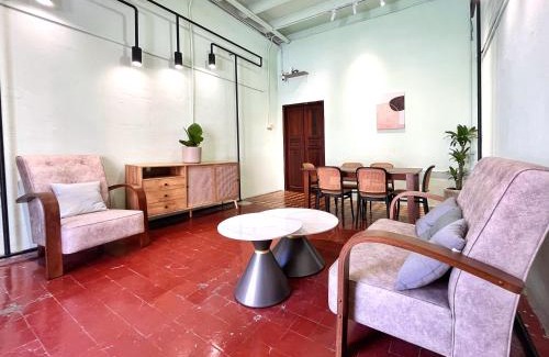 Downtown George Town House | Pine Muntri