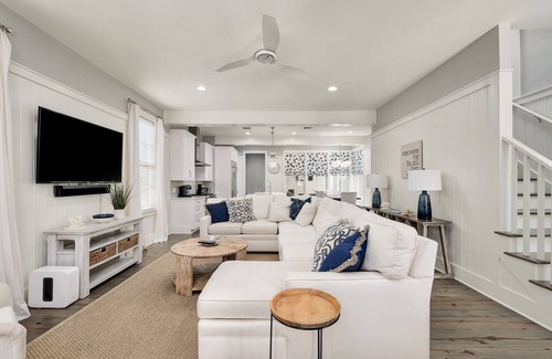 Forest District House | Pine Needles- Sleeps 12 in WaterColor!