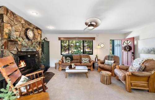 Prescott House | Pine Nest Retreat Saloon and Scenic Views