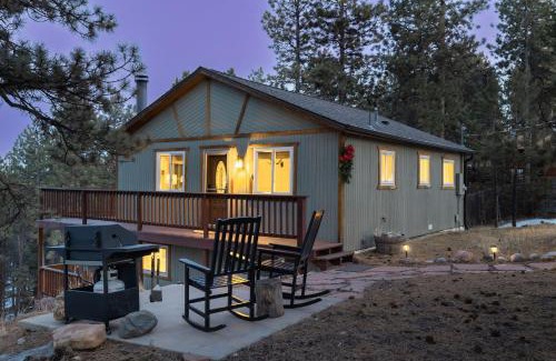 Bailey House | Pine Perch ~ Cozy Mountain Cabin w/Views