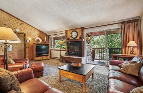 Four O'Clock Apartment | Pine Ridge 11E condo