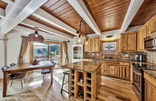 Tahoe Paradise Cabin | Pine Ridge Cabin: Stylish A-Frame - BBQ, Hot Tub, Games