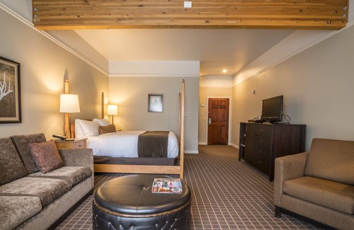 Southern Crossing Hotel | Pine Ridge Inn