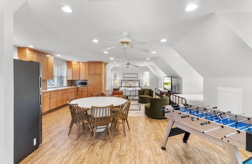 Littleton House | Pine Ridge Paradise: Your Dream Lake House Retreat Awaits