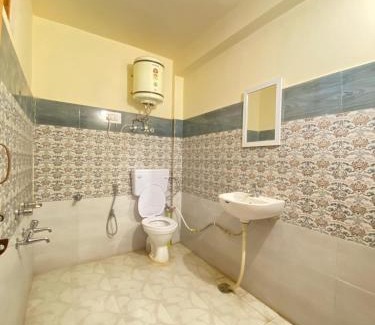 Manali Bed & Breakfast | Pine Tower Inn