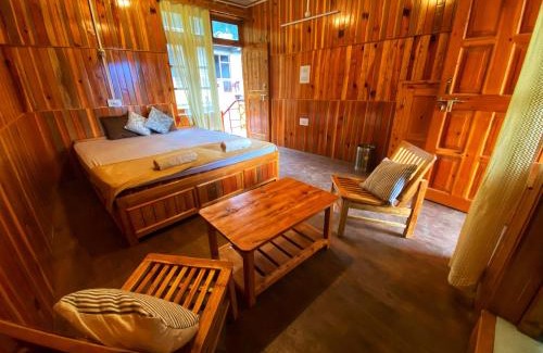 Manali Bed & Breakfast | Pine Tower Inn